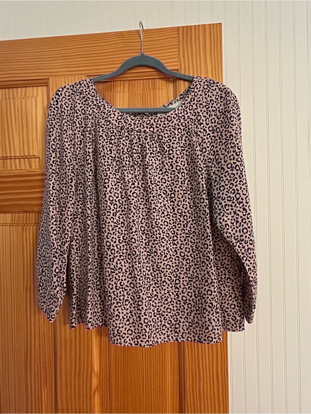 Women’s Pink Leopard Print Long-Sleeve Blouse